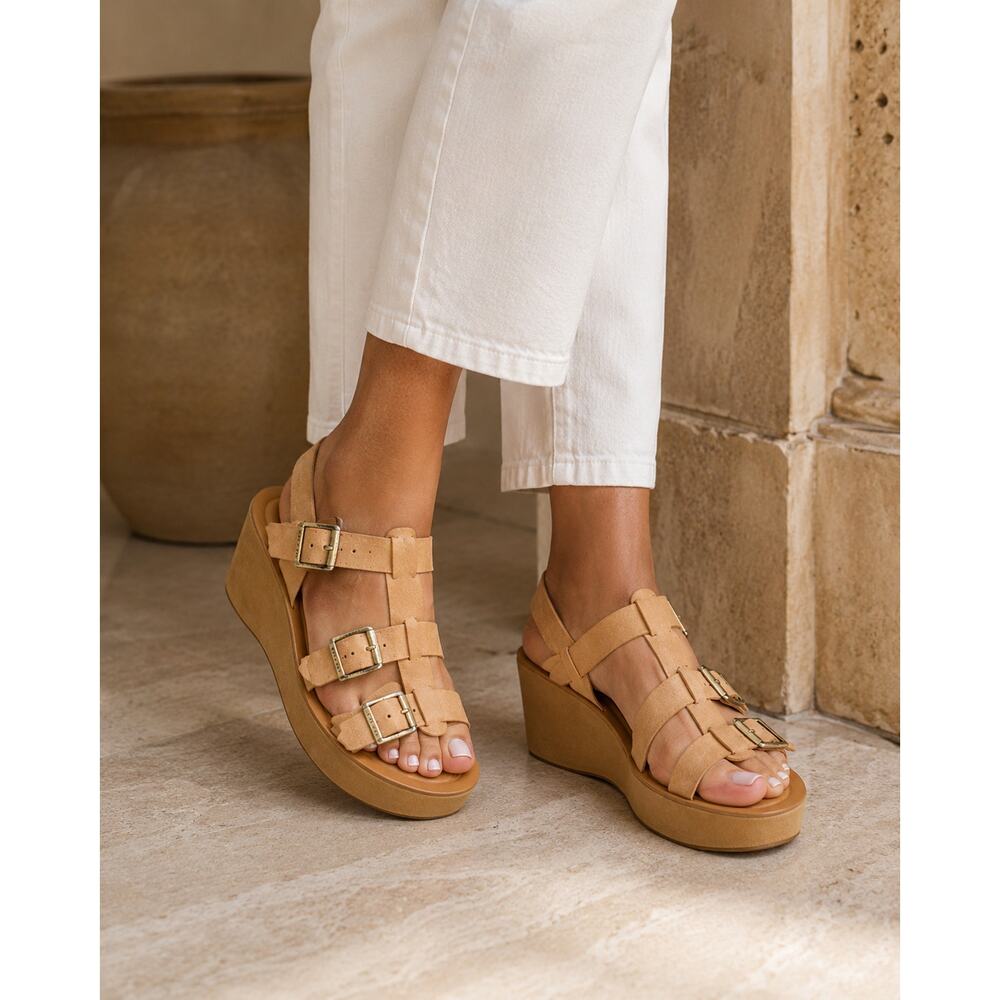 Kork-Ease Madalena platform wedge sandals in a tan leather finish Size 8